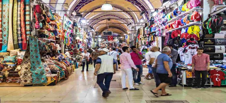 market in delhi