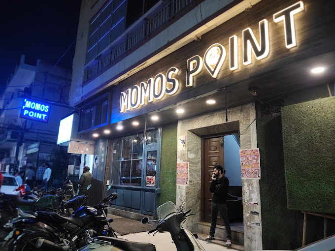 Momo's Point Kamla Nagar